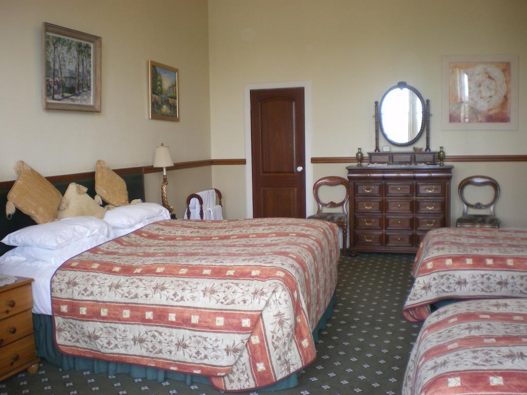 אייר Langley Bank Guest House חדר תמונה